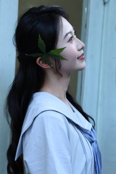 陈韵菡 青叶侧颜