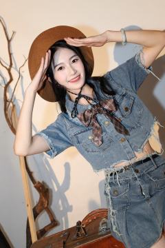 陈韵菡 檐影嬉光