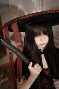 程乐歆 刃隐帽檐