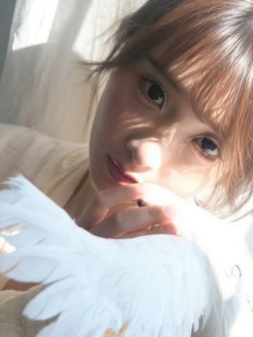 周念琪 羽光轻触