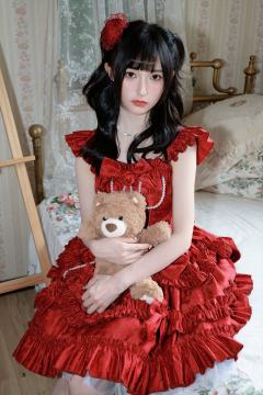 叶知恩 绯裙抱熊