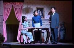 沪剧《石榴裙下》-资料图