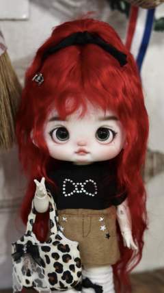 红发辣妹-资料图