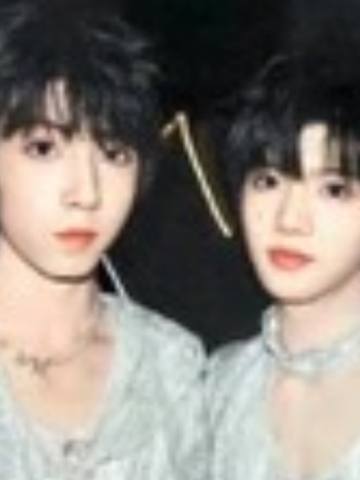 肆意少年见面会家族款双人小卡 函瑞博文