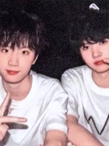 肆意少年见面会家族款双人小卡 奕然煜东