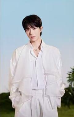 蜜丝婷代言逐光小卡 ver.C