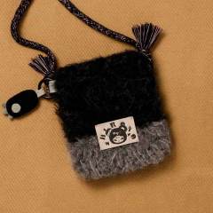 灰色砾石-资料图