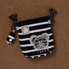 灰色砾石-资料图