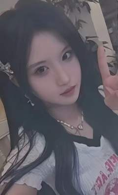 朱瑞缘《新学季》自拍小卡 ver.B