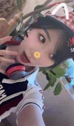 闫娜《新学季》自拍小卡 ver.A