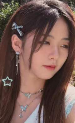 周童玥《新学季》自拍小卡 ver.A