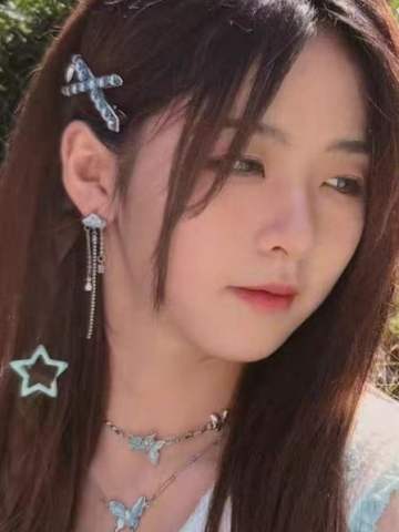 周童玥《新学季》自拍小卡 ver.A