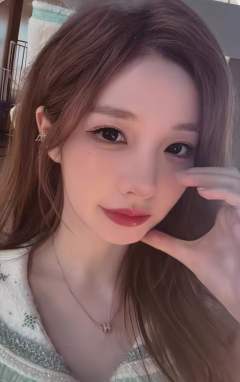 陈雨孜《新学季》自拍小卡 ver.B