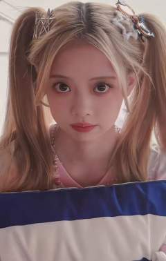 张倩《新学季》自拍小卡 ver.B