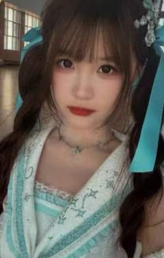 刘欣媛《新学季》自拍小卡 ver.B