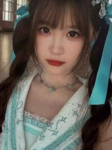 刘欣媛《新学季》自拍小卡 ver.B