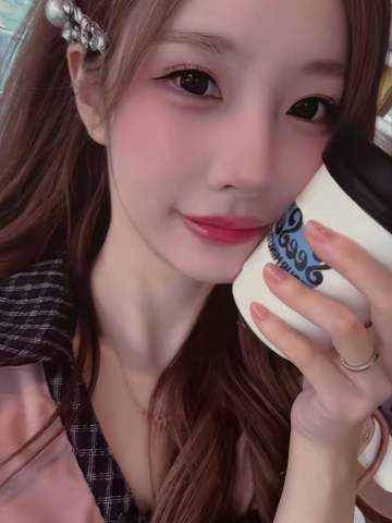 陈雨孜《新学季》自拍小卡 ver.A