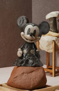 颜料米奇-资料图