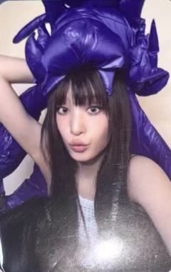 快闪拉链卫衣卡