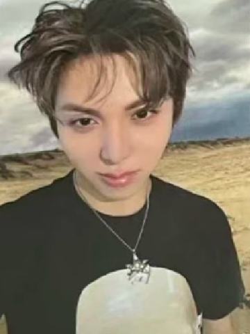 快闪红格裤卡 灿