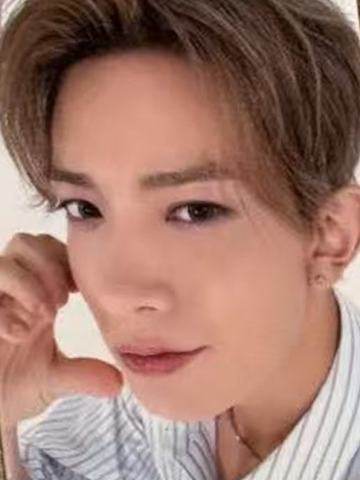 qrsessed美瞳代言卡 ver.C