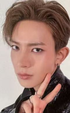 qrsessed美瞳代言卡 ver.A