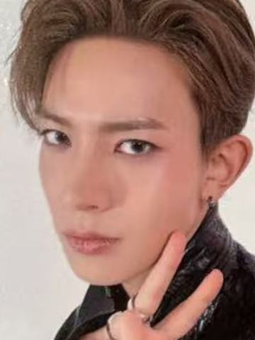 qrsessed美瞳代言卡 ver.A