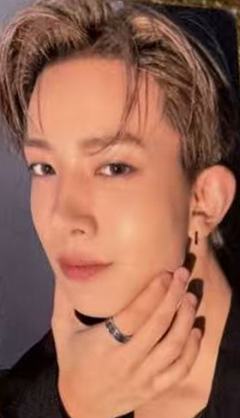 qrsessed美瞳代言卡 ver.F