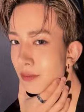 qrsessed美瞳代言卡 ver.F