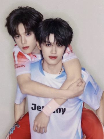 2025夏日运动会双人卡 张极俊臣