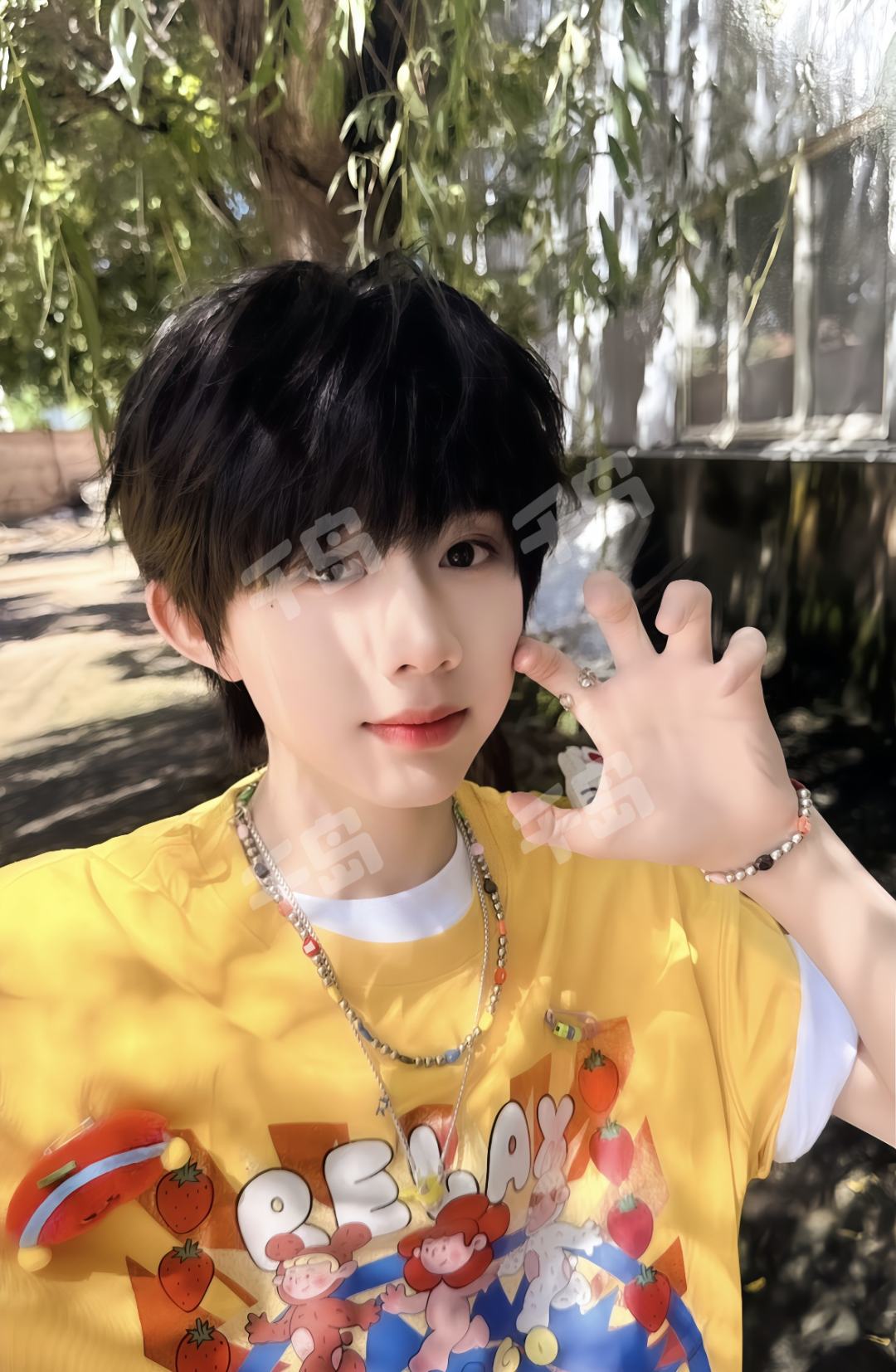 TF家族《肆意少年-突围》 | 明星周边系列- TF家族四代- 官俊臣- 张桂源