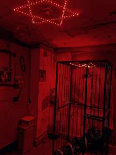 血色酒馆-资料图