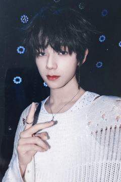 肆意少年见面会家族款单人小卡 橹杰ver.B