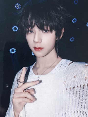 肆意少年见面会家族款单人小卡 橹杰ver.B