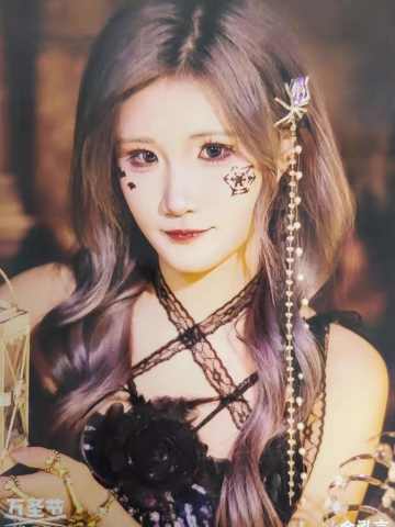 金泓言《鬼影重重》万圣节主题生写ver.B