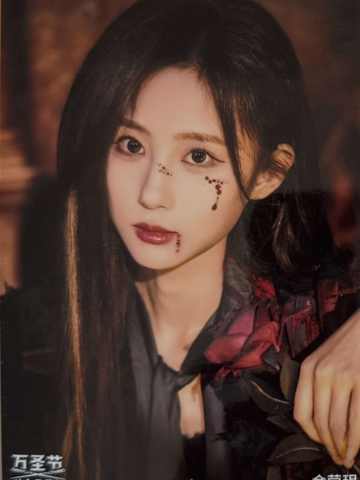 金莹玥《鬼影重重》万圣节主题生写ver.B