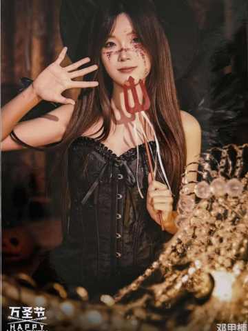 邓甲楠《鬼影重重》万圣节主题生写ver.A