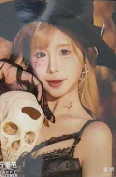 梁娇《鬼影重重》万圣节主题生写ver.A