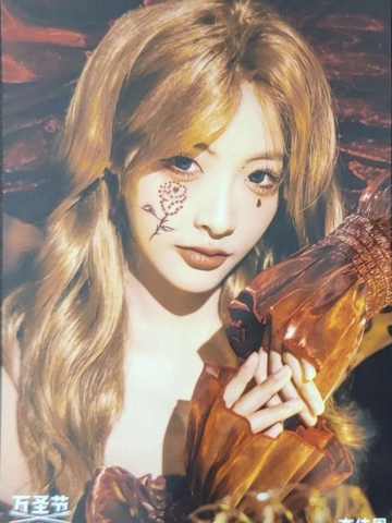 李佳恩《鬼影重重》万圣节主题生写ver.B