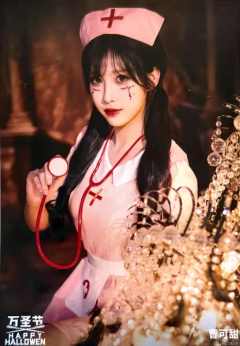 曹可甜《鬼影重重》万圣节主题生写ver.A