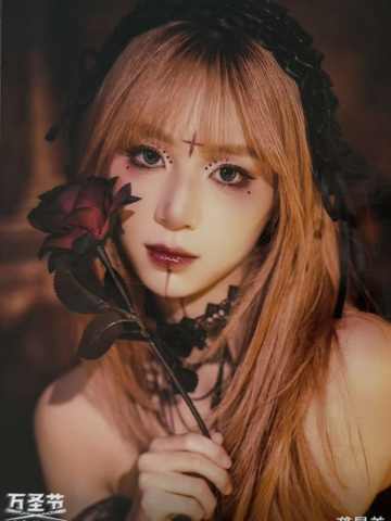 龚晨美《鬼影重重》万圣节主题生写ver.B