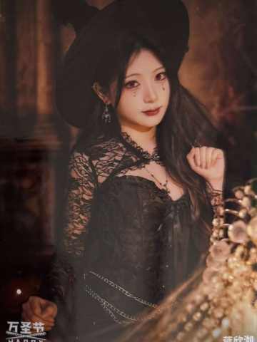 蒋欣洳《鬼影重重》万圣节主题生写ver.A