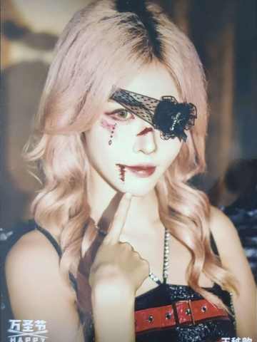 王秭歆《鬼影重重》万圣节主题生写ver.B