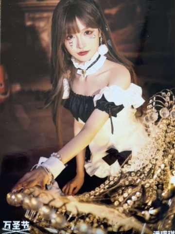 潘瑛琪《鬼影重重》万圣节主题生写ver.A