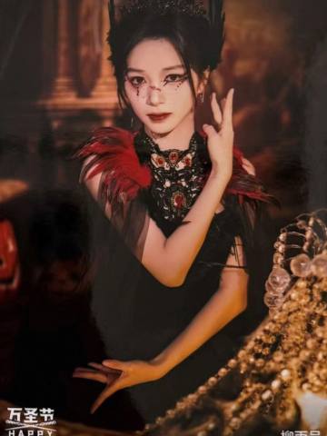 柳雨呈《鬼影重重》万圣节主题生写ver.A