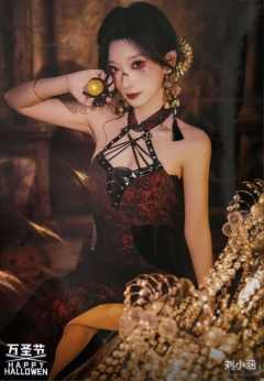 刘小涵《鬼影重重》万圣节主题生写ver.A