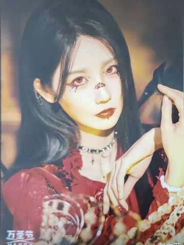 刘力菲《鬼影重重》万圣节主题生写ver.B