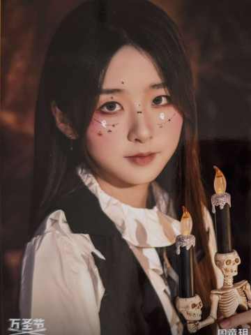 周童玥《鬼影重重》万圣节主题生写ver.B