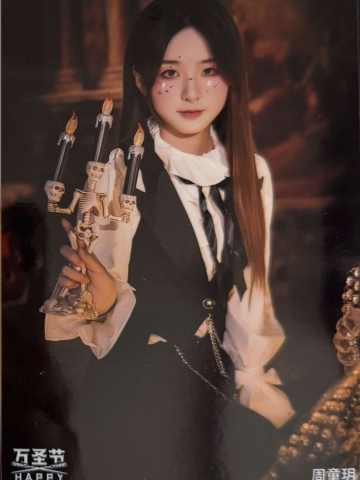 周童玥《鬼影重重》万圣节主题生写ver.A