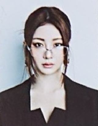 26台历固配证件照 允